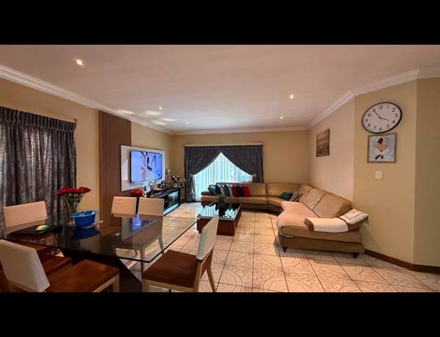 3 BEDROOM HOUSE FOR SALE IN THATCH HILL ESTATE